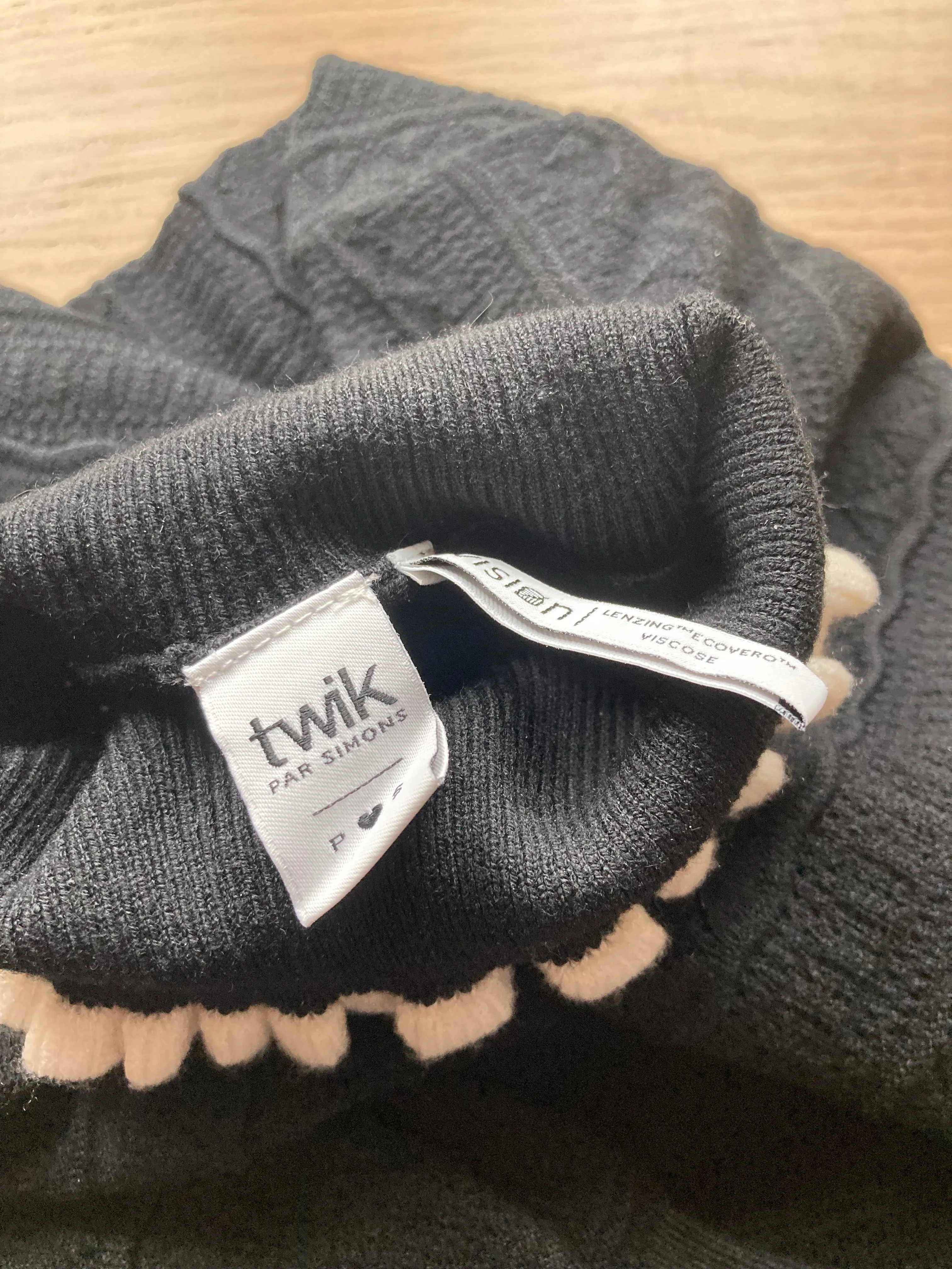 Black Light Sweater by Simons, Size 12 , Kids 12 & 14 (large)